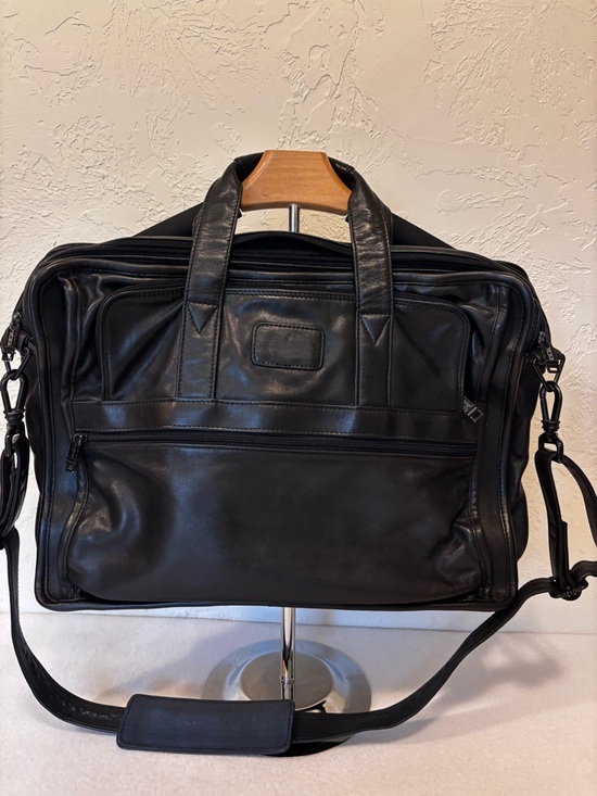 Tumi Other - TUMI Black Leather Laptop Briefcase Expandable Work Travel Bag 16”